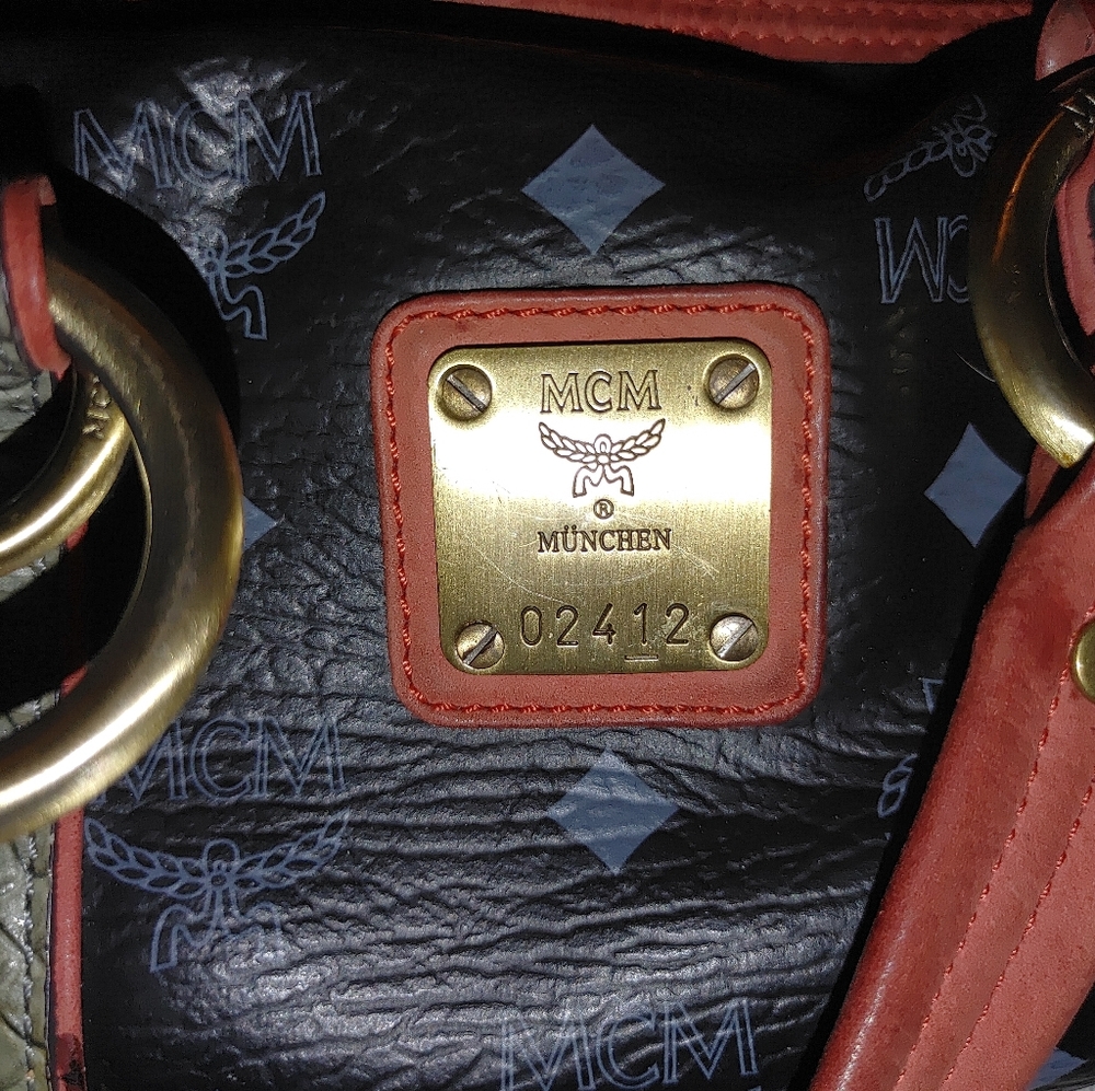 Authentic Unique Vintage Speedy Satchel ***SOLD ON ANOTHER SITE *** - Picture 4 of 6